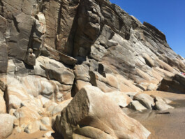 diagana-spa-design-portrait-inspiration-rocks-coast