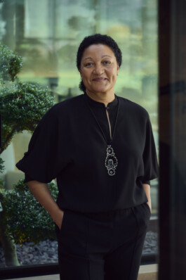 fatima-diagana-spa-design-portrait-in-black-136-by-fabian-frinzel